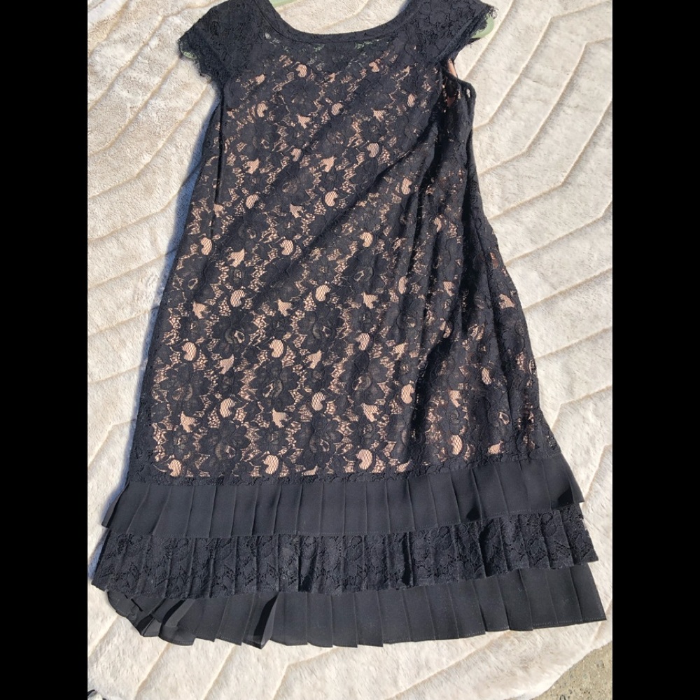 Jessica Simpson fun and flirty lacy black dress